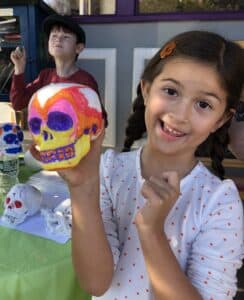 ¡Qué Vivan los Muertos! Taller de creación artística (Decor-Making Workshop)