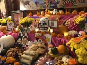 ¡Qué Vivan los Muertos! Una celebración de Día de los Muertos (Day of the Dead Celebration)
